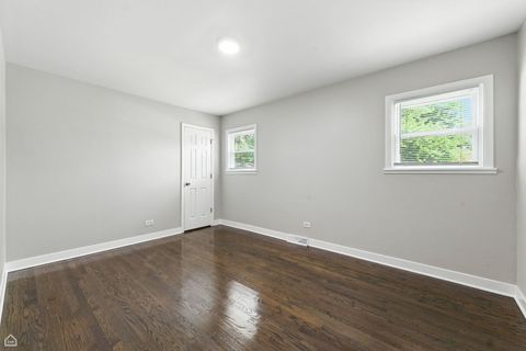 Tiny photo for 14301 Kenwood Avenue, Dolton, IL 60419 (MLS # 12513689)