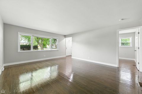 Tiny photo for 14301 Kenwood Avenue, Dolton, IL 60419 (MLS # 12513689)