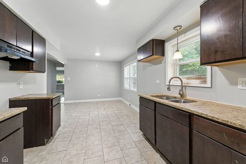 Tiny photo for 14301 Kenwood Avenue, Dolton, IL 60419 (MLS # 12513689)