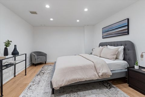 Tiny photo for 39 E Schiller Street #1E, Chicago, IL 60610 (MLS # 12617962)