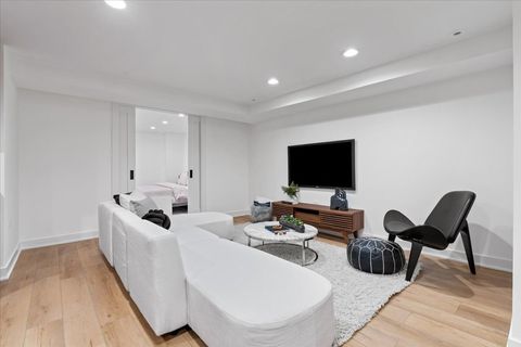 Tiny photo for 39 E Schiller Street #1E, Chicago, IL 60610 (MLS # 12617962)