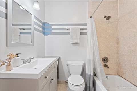 Tiny photo for 2233 W Shakespeare Avenue #1F, Chicago, IL 60647 (MLS # 12497488)