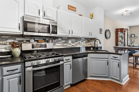 Tiny photo for 30404 Fowler Circle, Warrenville, IL 60555 (MLS # 12645684)