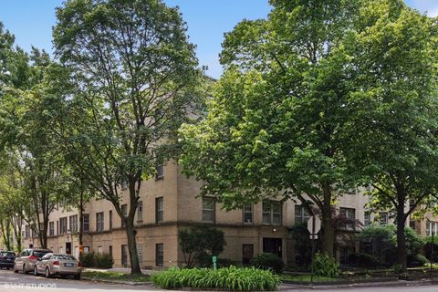 2035 W Fargo Avenue 3 Chicago IL 60645