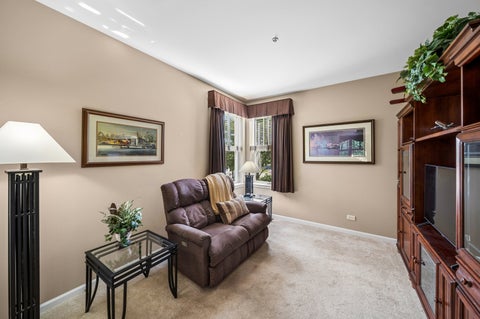 Tiny photo for 203 Tanglewood Drive, Glen Ellyn, IL 60137 (MLS # 12749063)
