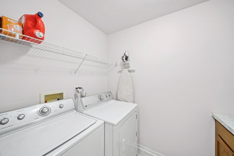 Tiny photo for 203 Tanglewood Drive, Glen Ellyn, IL 60137 (MLS # 12749063)