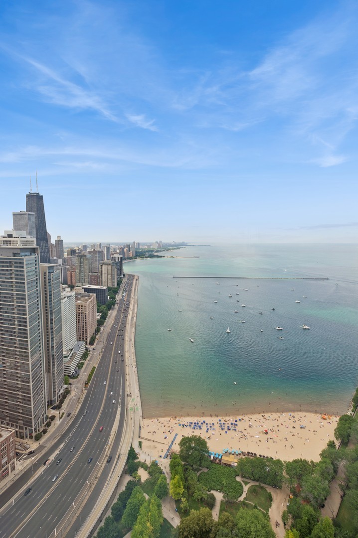 Chicago, Illinois 60611, United States, 4 Bedrooms Bedrooms, ,4 BathroomsBathrooms,Residential,Active,166044