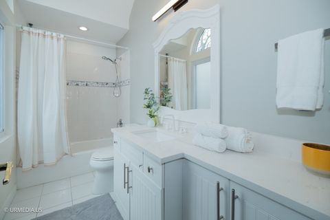 Tiny photo for 7100 N SIOUX Avenue, Chicago, IL 60646 (MLS # 12470314)