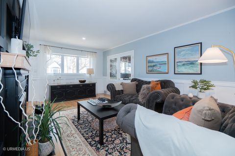 Tiny photo for 7100 N SIOUX Avenue, Chicago, IL 60646 (MLS # 12470314)