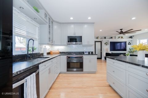 Tiny photo for 7100 N SIOUX Avenue, Chicago, IL 60646 (MLS # 12470314)