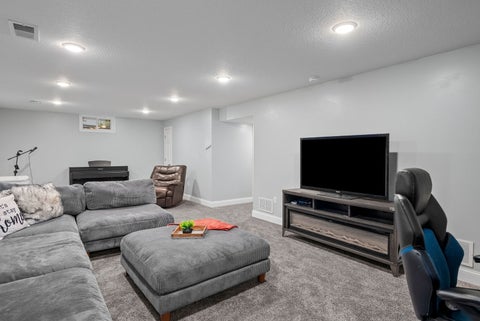 Tiny photo for 5619 BUCKHORN Lane, Davenport, IA 52802 (MLS # 12794653)
