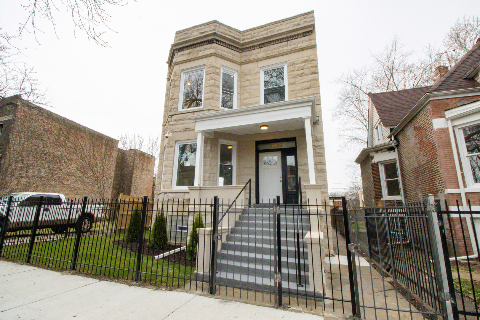 5738 S Sangamon Street