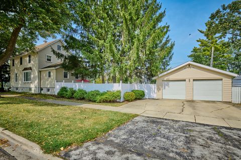Photo of 703 N Arlington Heights Road, Arlington Heights, IL 60004 (MLS # 12460207)