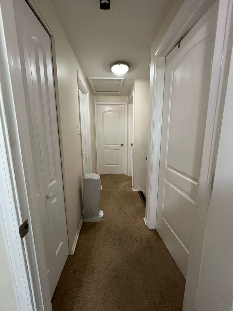 1S215 Stratford Lane