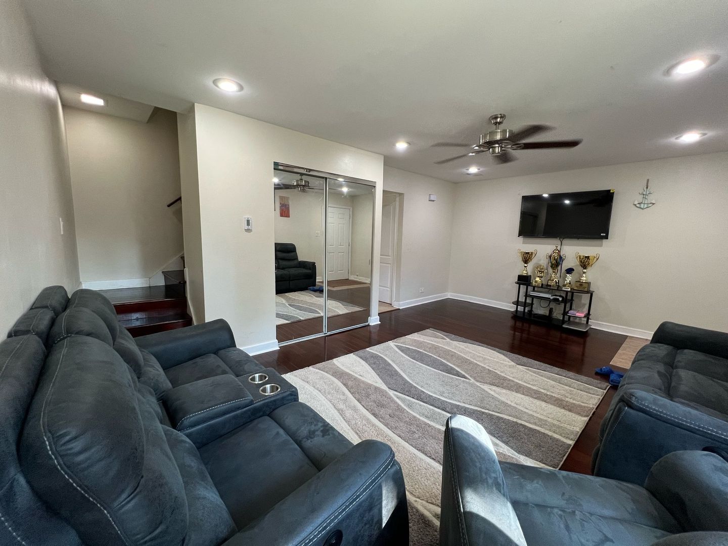 1S215 Stratford Lane