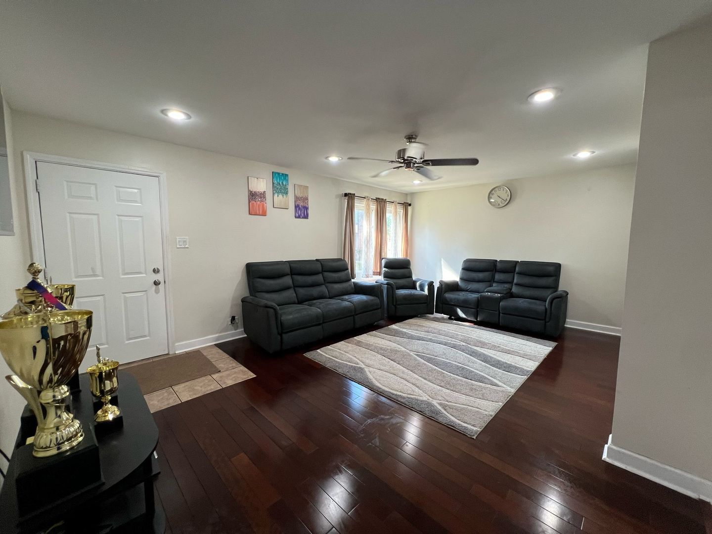 1S215 Stratford Lane
