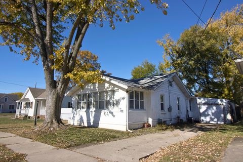 Tiny photo for 922 W Lafayette Street, Ottawa, IL 61350 (MLS # 12508947)