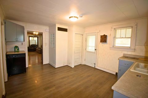 Tiny photo for 922 W Lafayette Street, Ottawa, IL 61350 (MLS # 12508947)