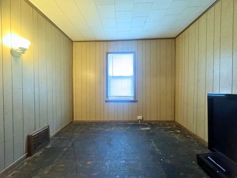 Tiny photo for 922 W Lafayette Street, Ottawa, IL 61350 (MLS # 12508947)