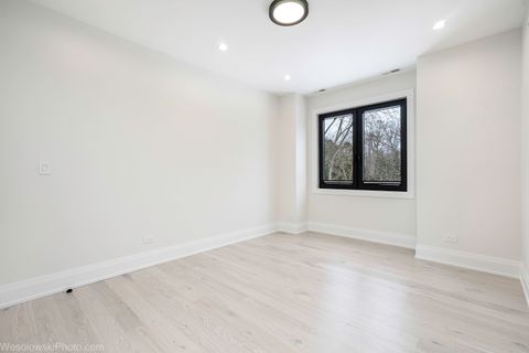 Tiny photo for 23388 N BIRCHWOOD Lane, Deerfield, IL 60015 (MLS # 12566610)