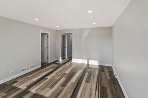 Tiny photo for 17363 Oleander Avenue, Tinley Park, IL 60477 (MLS # 12615908)