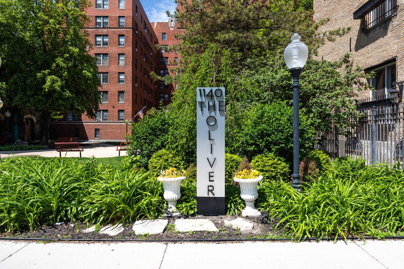 1140 N La Salle Drive 711