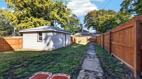 Tiny photo for 510 1/2 E Mulberry Street, Bloomington, IL 61701 (MLS # 12776810)