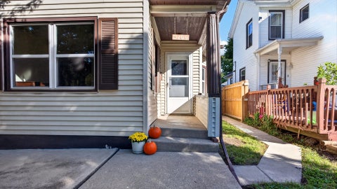 Tiny photo for 510 1/2 E Mulberry Street, Bloomington, IL 61701 (MLS # 12776810)