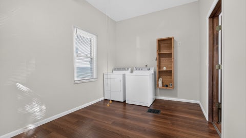 Tiny photo for 510 1/2 E Mulberry Street, Bloomington, IL 61701 (MLS # 12776810)