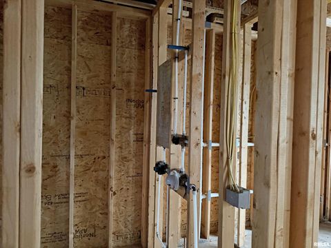 Tiny photo for 19468 250TH Avenue, Bettendorf, IA 52722 (MLS # QC4268570)