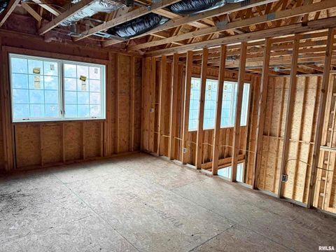 Tiny photo for 19468 250TH Avenue, Bettendorf, IA 52722 (MLS # QC4268570)