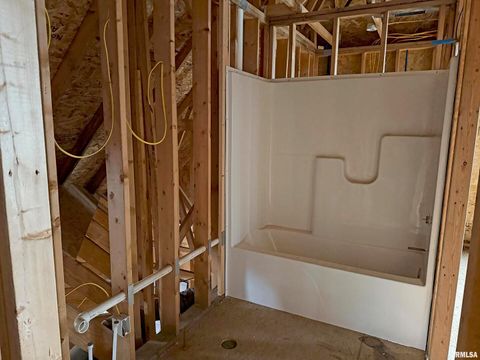 Tiny photo for 19468 250TH Avenue, Bettendorf, IA 52722 (MLS # QC4268570)