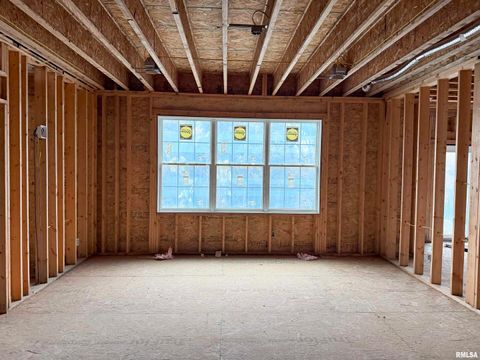 Tiny photo for 19468 250TH Avenue, Bettendorf, IA 52722 (MLS # QC4268570)