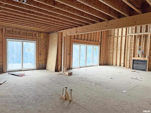 Tiny photo for 19468 250TH Avenue, Bettendorf, IA 52722 (MLS # QC4268570)