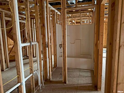 Tiny photo for 19468 250TH Avenue, Bettendorf, IA 52722 (MLS # QC4268570)