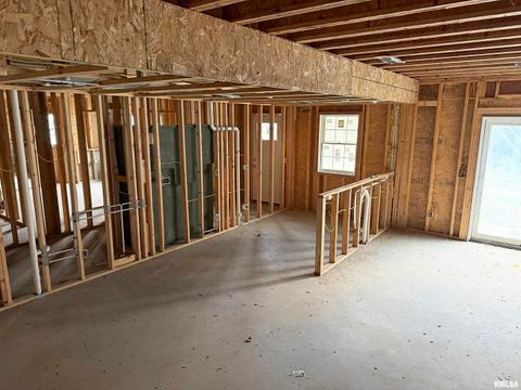 Tiny photo for 19468 250TH Avenue, Bettendorf, IA 52722 (MLS # QC4268570)