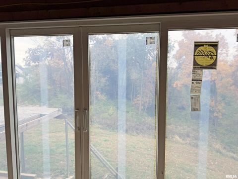 Tiny photo for 19468 250TH Avenue, Bettendorf, IA 52722 (MLS # QC4268570)