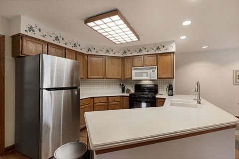 Tiny photo for 2012 Forest Creek Lane #2012, Libertyville, IL 60048 (MLS # 12578537)