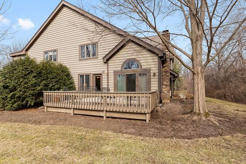 Tiny photo for 2012 Forest Creek Lane #2012, Libertyville, IL 60048 (MLS # 12578537)