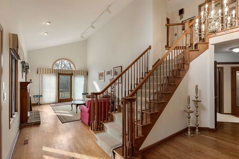 Tiny photo for 2012 Forest Creek Lane #2012, Libertyville, IL 60048 (MLS # 12578537)