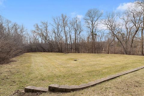 Tiny photo for 2012 Forest Creek Lane #2012, Libertyville, IL 60048 (MLS # 12578537)