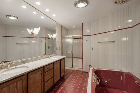 Tiny photo for 2012 Forest Creek Lane #2012, Libertyville, IL 60048 (MLS # 12578537)