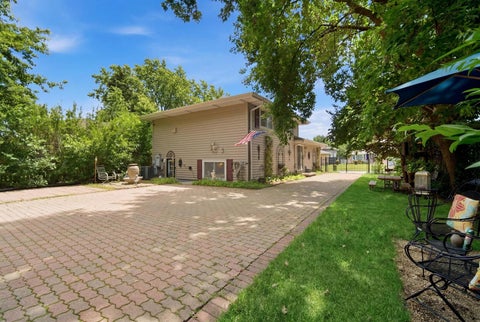 Tiny photo for 2176 N Westmoreland Drive, Palatine, IL 60074 (MLS # 12674544)