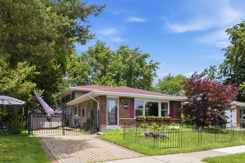 Photo of 2176 N Westmoreland Drive, Palatine, IL 60074 (MLS # 12674544)