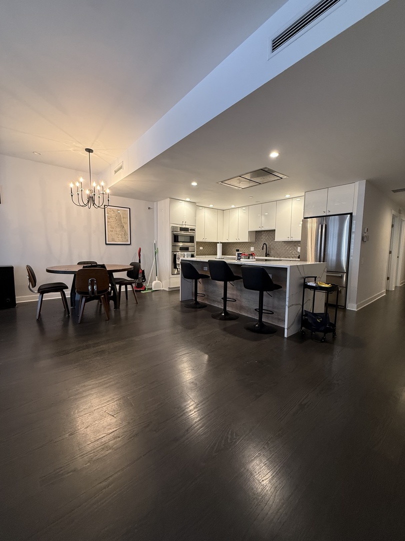 680 N Lake Shore Drive 1212