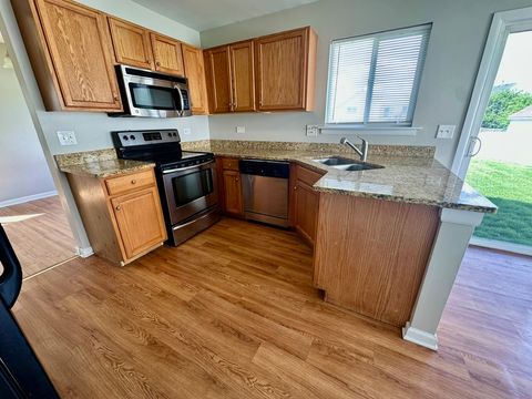 Tiny photo for 1458 woodland Drive, South Elgin, IL 60177 (MLS # 12492865)