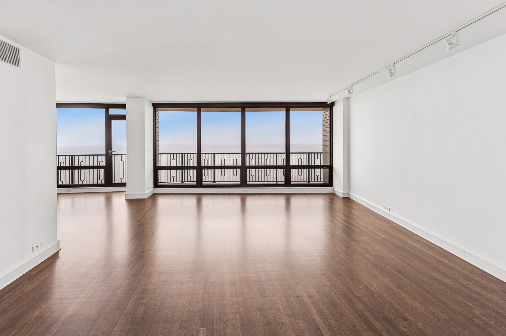 1040 N Lake Shore Drive 34C