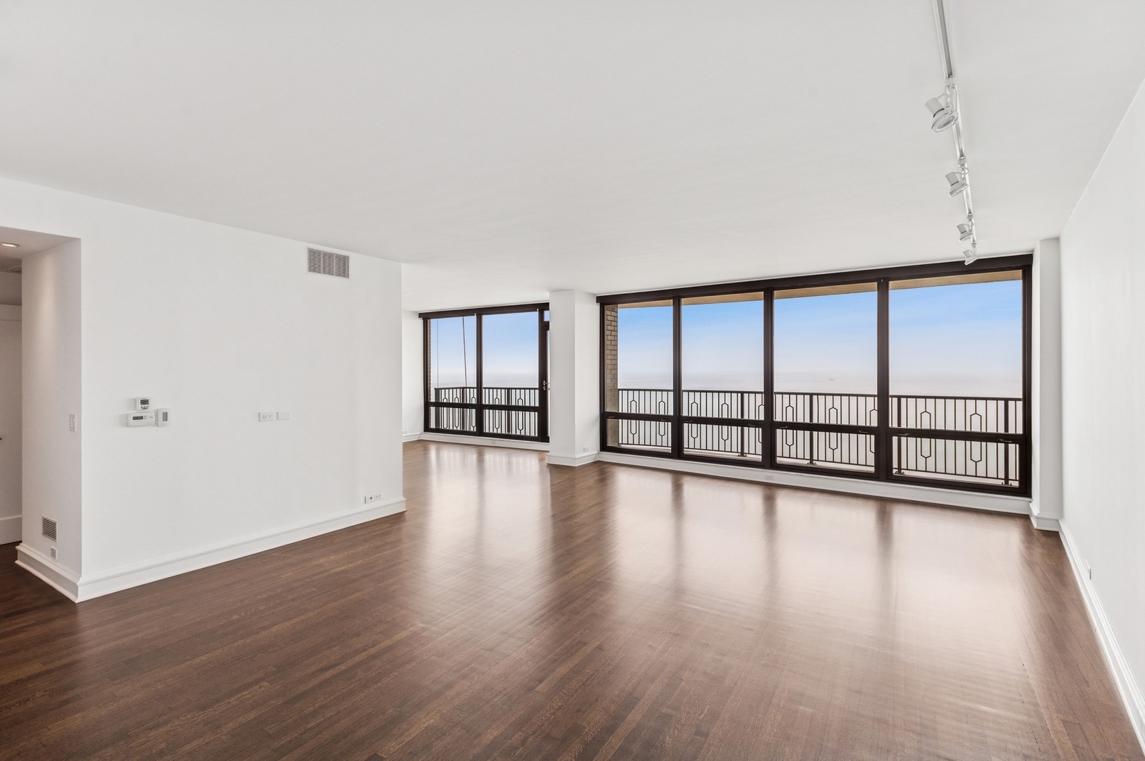 1040 N Lake Shore Drive 34C
