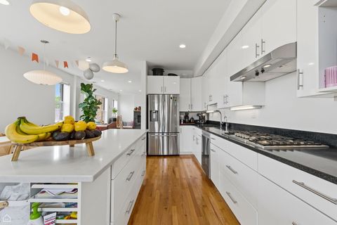Tiny photo for 6123 S Woodlawn Avenue #3, Chicago, IL 60637 (MLS # 12653095)