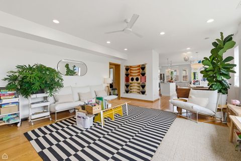 Tiny photo for 6123 S Woodlawn Avenue #3, Chicago, IL 60637 (MLS # 12653095)